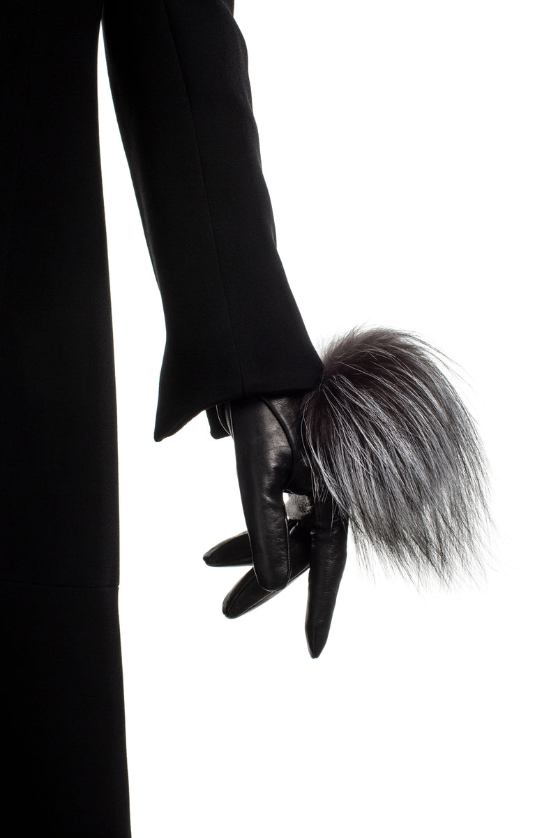 Zijden gevoerde leren dameshandschoenen met pom pom van vossenbont-Veronique pom pom