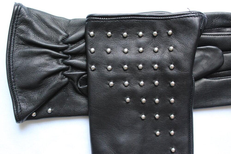 Leren dameshandschoenen met studs en gerimpelde polsmanchetten-Winnie Wood