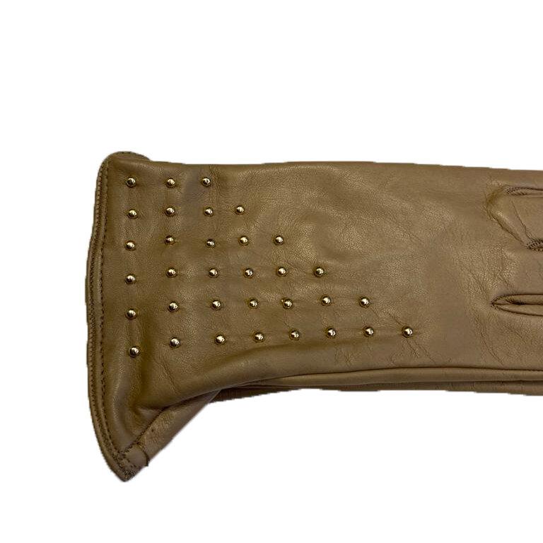 Leren dameshandschoenen met studs en gerimpelde polsmanchetten-Winnie Wood