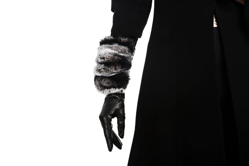 Zwart leren dameshandschoenen met spectaculaire manchet van konijnenbont - Veronique Rex