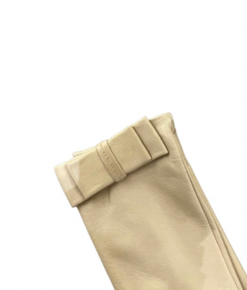 Dameshandschoenen van klassiek nappaleer met platte strik-Minnie platte strik
